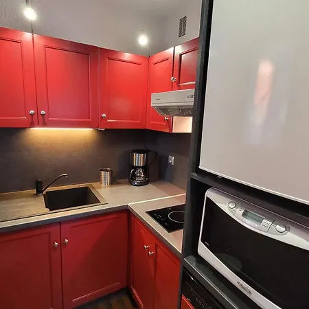 Lumineux Et Bien Agence En Plein Centre, Proche Pistes, Pour 2 A 4 Personnes - Fr-1-598-157 *