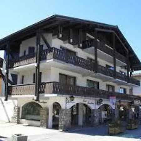 Lumineux Et Bien Agence En Plein Centre, Proche Pistes, Pour 2 A 4 Personnes - Fr-1-598-157 * Les Gets